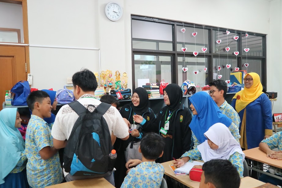 Budi Mulia Dua Bintaro Dikunjungi Guru Asal Thailand