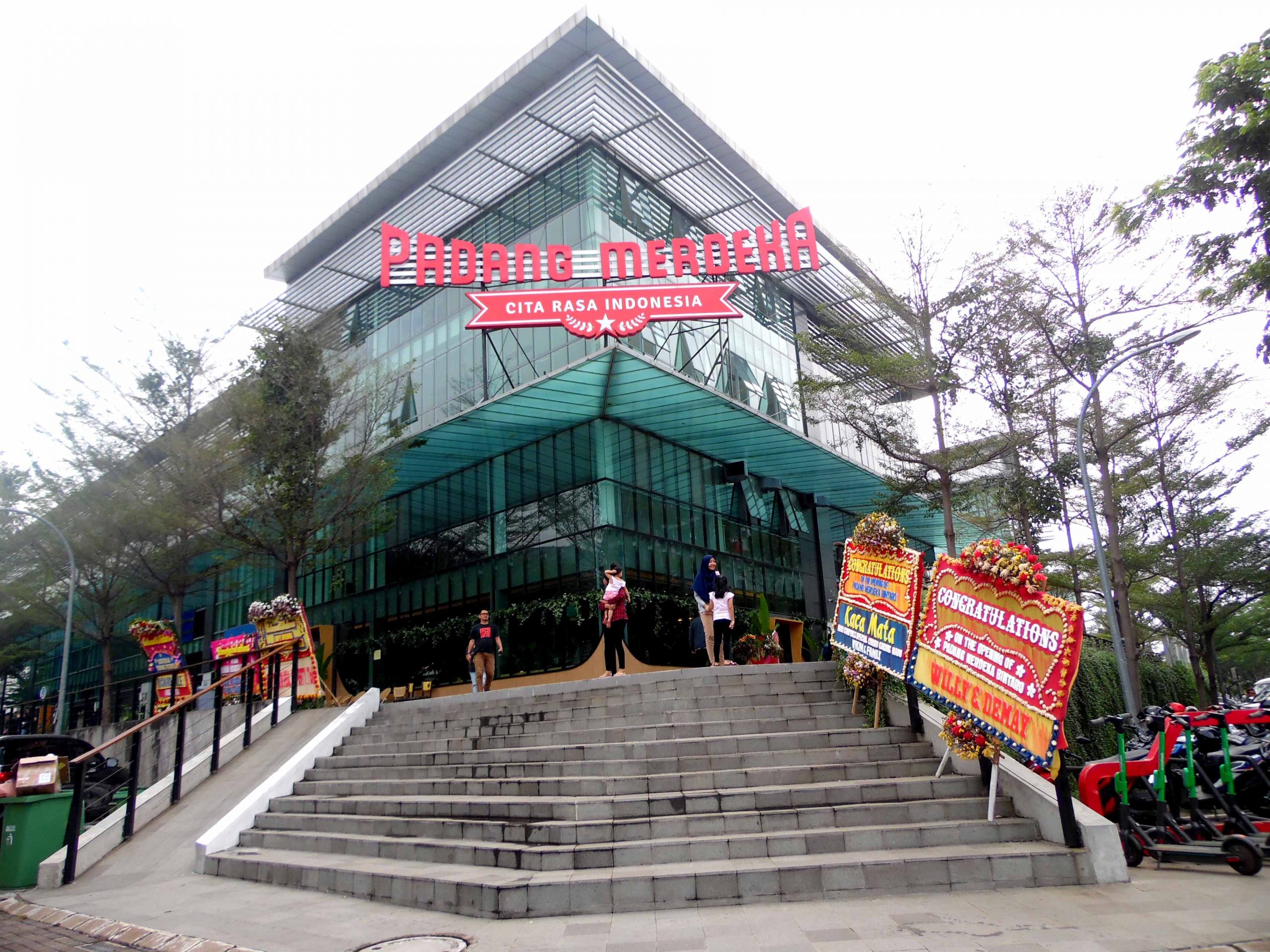 Cabang Resto Padang Merdeka Dibuka Di Bintaro Jaya