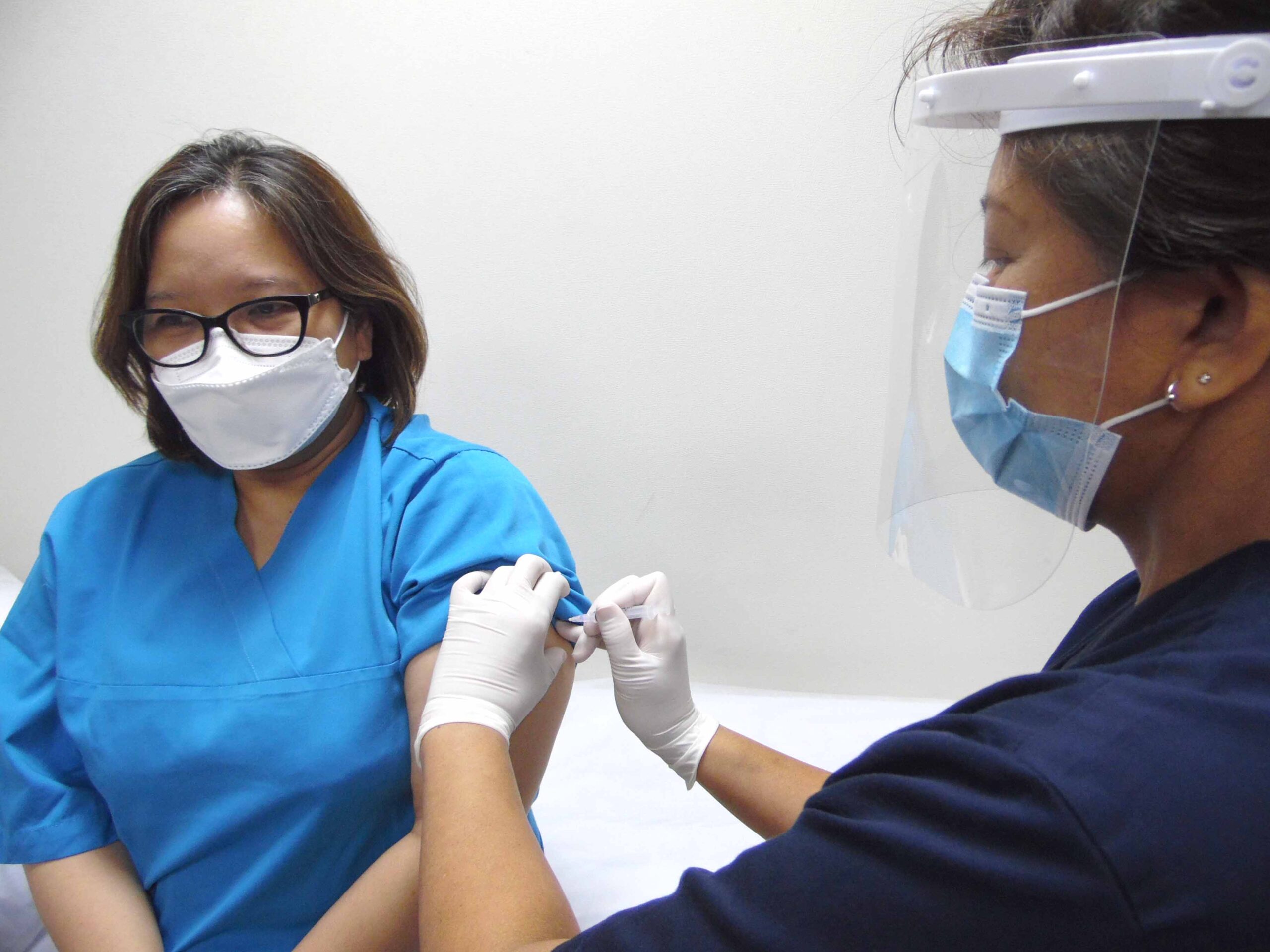 Vaksinasi Covid-19 Hari Pertama di RS Premier Bintaro