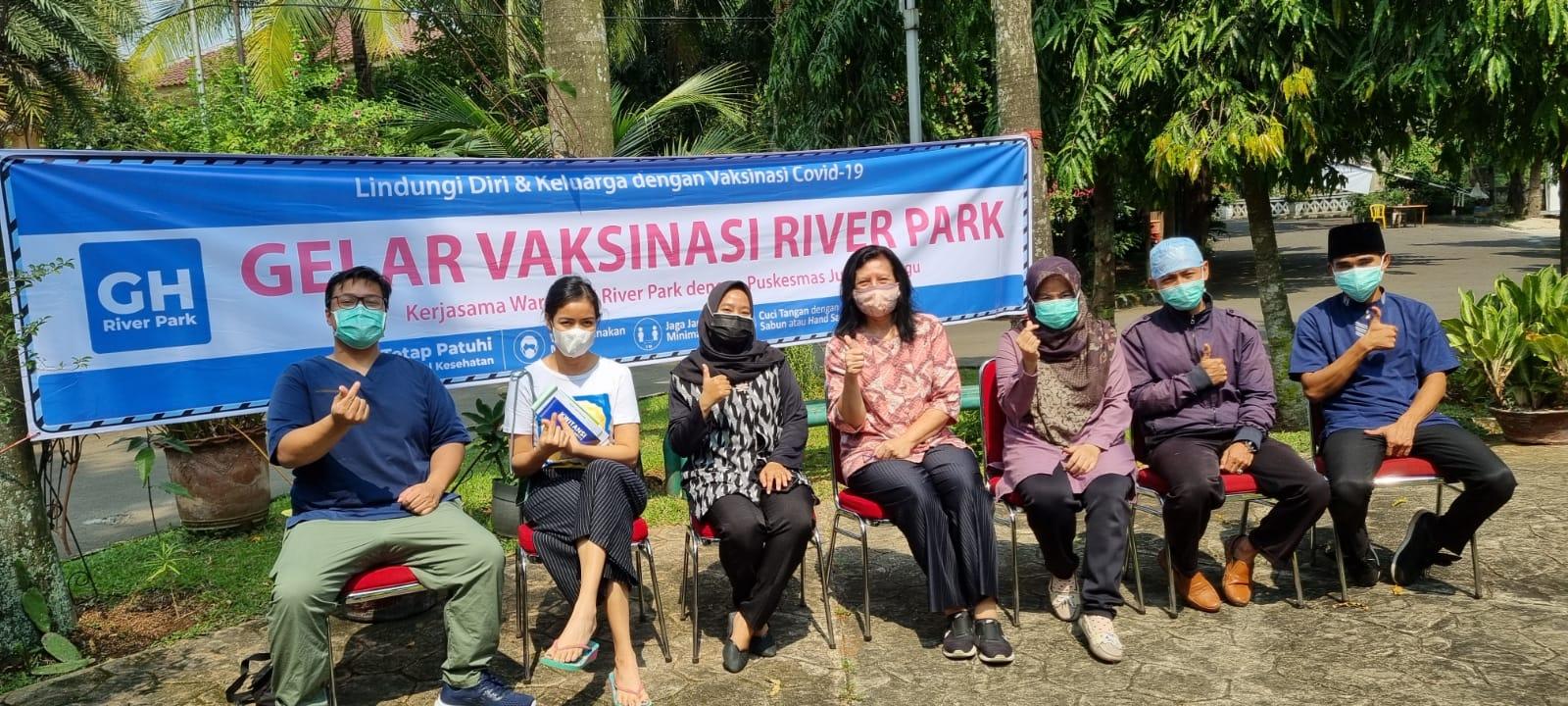 Vaksinasi Covid-19 di River Park Bintaro
