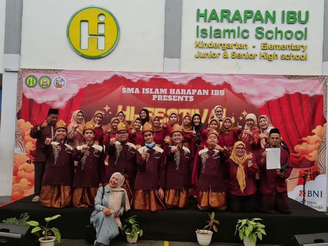 Tim Marawis SMP Islam AL Azhar 3 Bintaro Kembali Juara Pertama