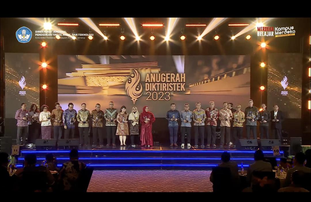 UPJ Sabet Gold Winner Anugerah Kerjasama DIKTIRISTEK 2023