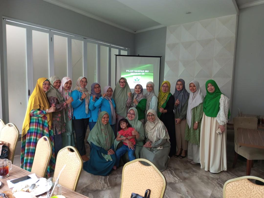 Ibu-Ibu Gracia Residence Adakan Arisan Warga dan Sosialisasi Bank Sampah