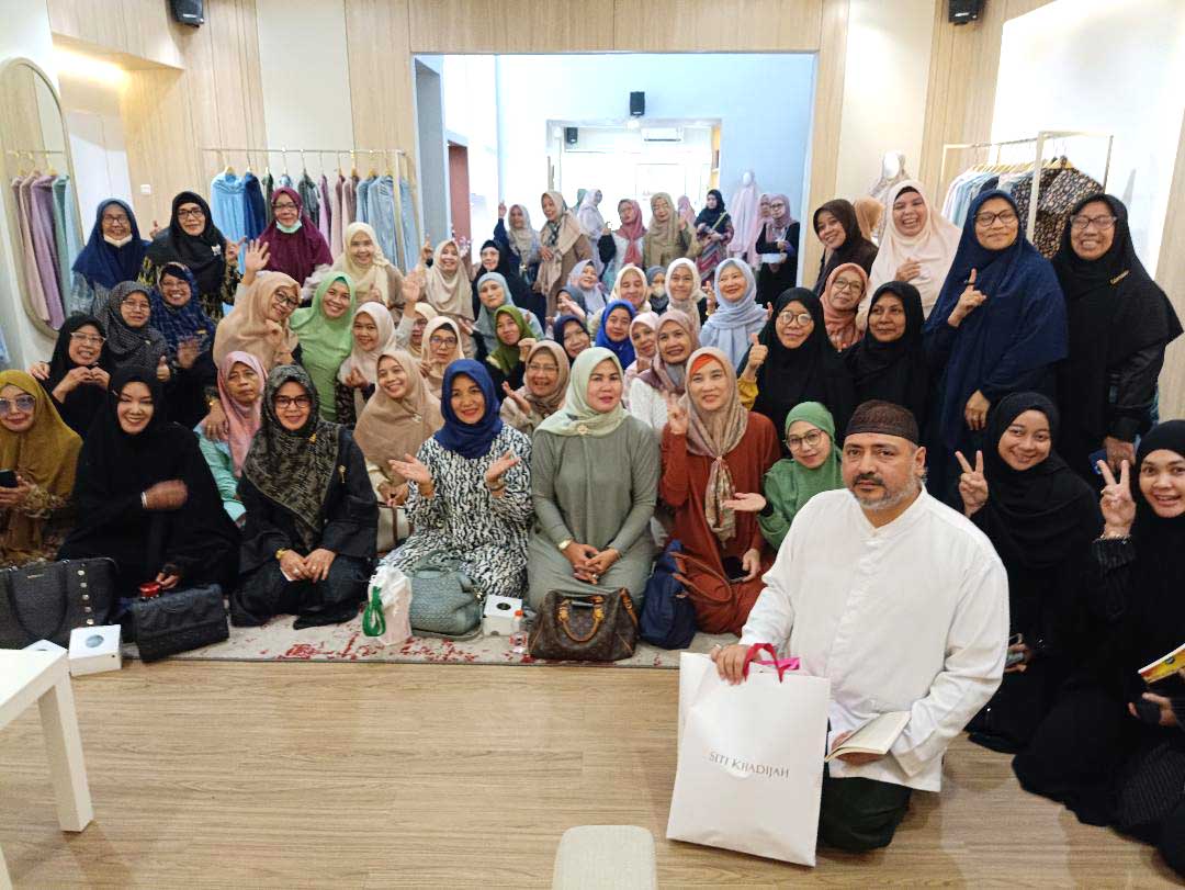 MT Ummu Sakinah & Butik Mukenah Siti Khadijah Berkolaborasi Adakan Kajian