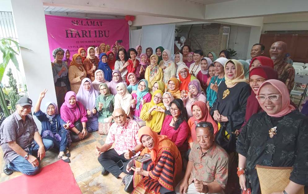 Ibu-Ibu PKK RW08 KPK Peringati Hari Ibu Dengan Sangat Meriah