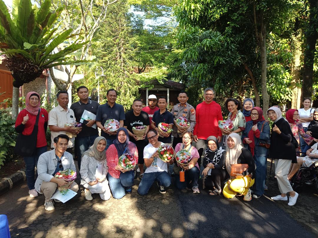 GH River Park Mengadakan Bazaar Dan Pasar Murah Sambil Mengenalkan Produk Urban Farming di Taman Toga.