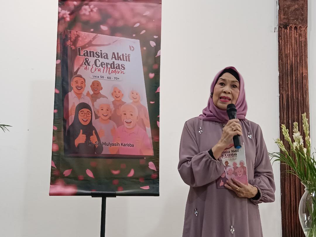 Hj Sri Mulyasih Melaunching Buku Barunya Untuk Para Lansia